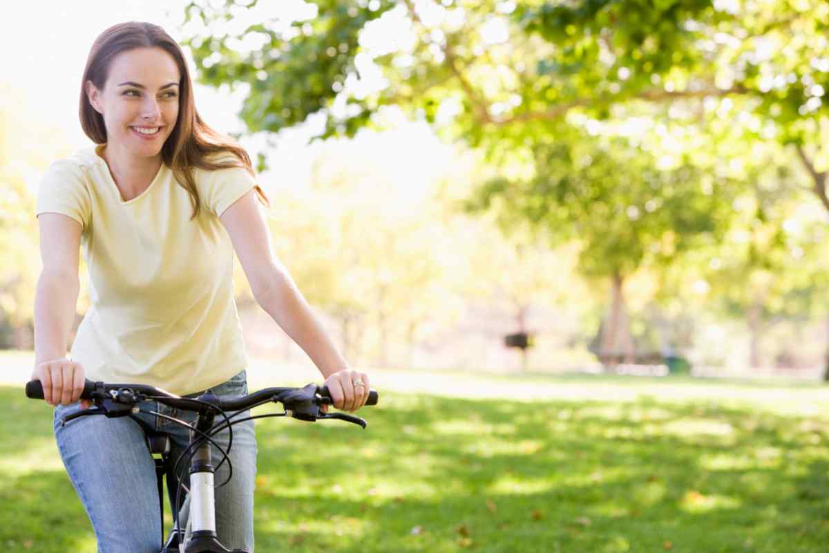 donna e bici