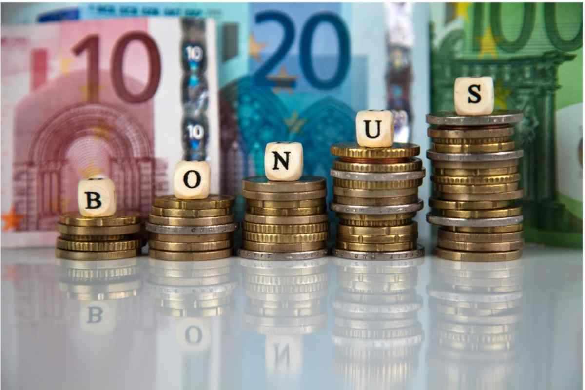 Bonus da mille euro per i genitori: chi può farne richiesta