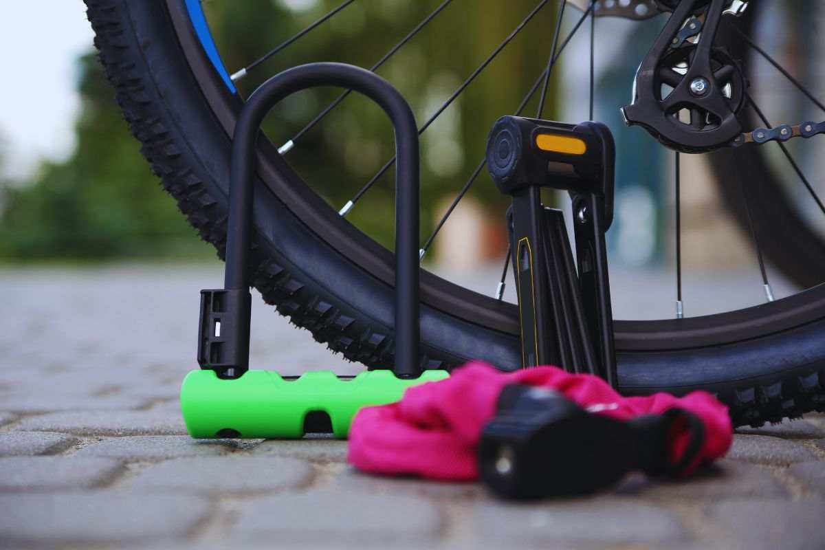 Bici e lucchetto